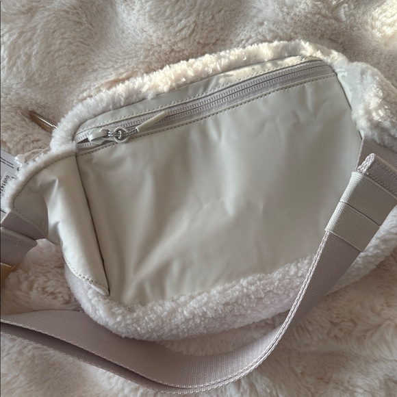 lululemon athletica White Sherpa Crossbody Bag - Picture 4 of 5